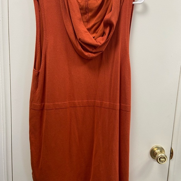 Cyrus 2X Rust hooded Sleeveless Cardigan w side pockets $55 - Picture 3 of 5